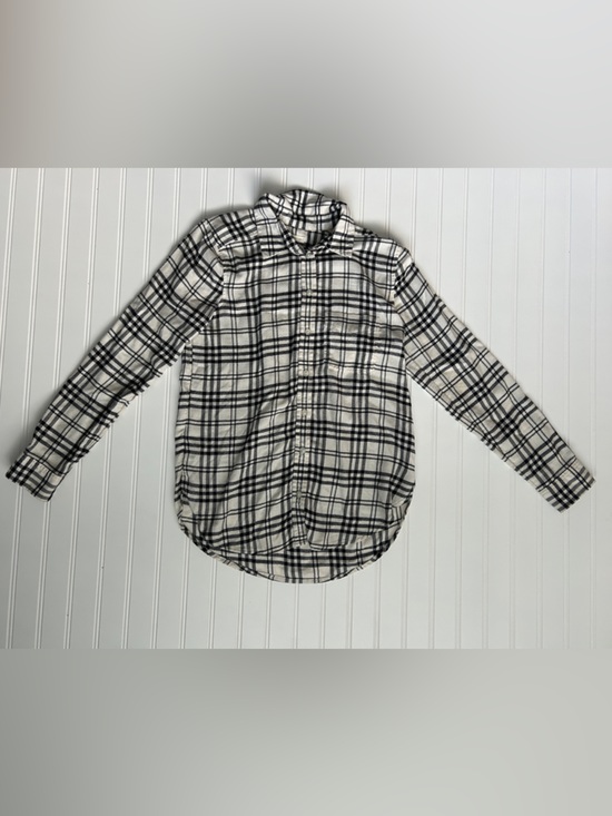 American Eagle Outfitters Tops - American Eagle Outfitters Black and White Plaid Button-Up Shirt